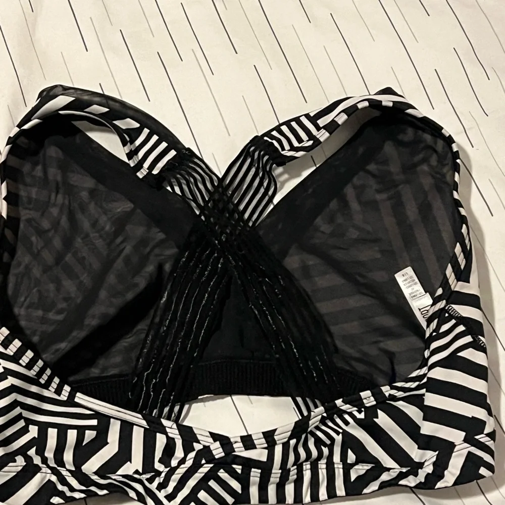 Sports bra - Picture 2 of 3